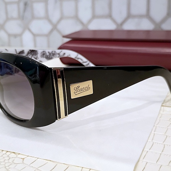 Rare New (Old Stock) Gucci GG 3079/S Black/White A70JJ 50 X 14 130V Sunglasses. main image 4